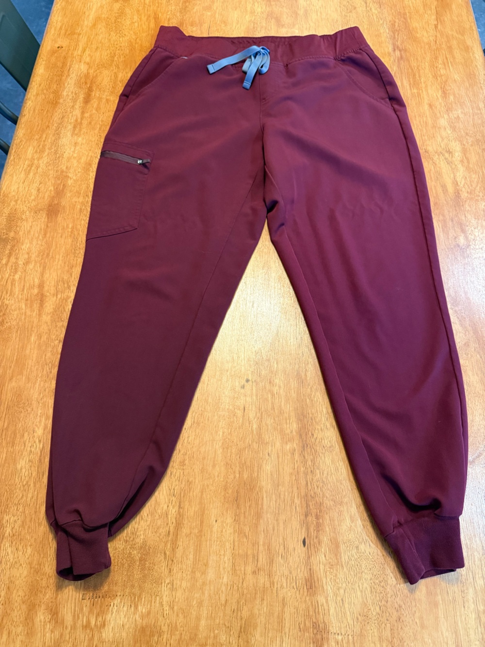 FIGS Women’s Large Zamora in Burgundy